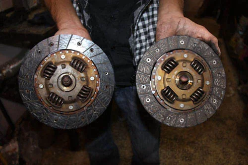 علت لرزش ماشین هنگام نیم کلاچ علت لرزش ماشین هنگام نیم کلاچ